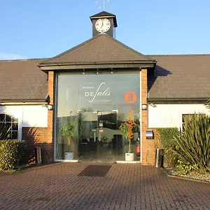 https://desalis-hotel-london-stansted.cambridgehotelsuk.com